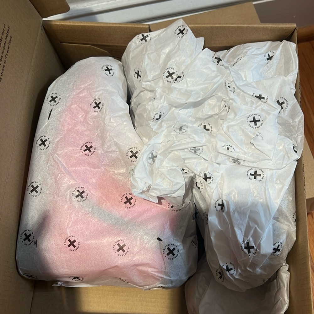 ๐HP๐Girls Dr.Martens Boots - Picture 3 of 7